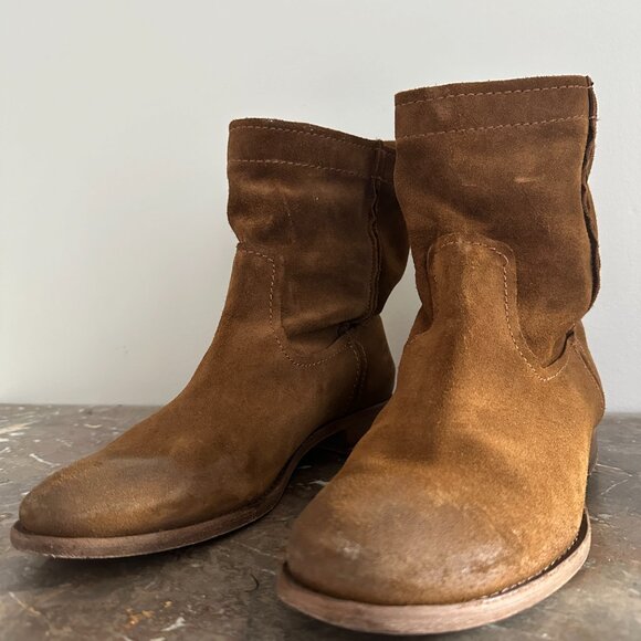 Frye Cara Suede Short Boots - Distressed in brown Size 8.5 Barely Worn - Picture 3 of 12